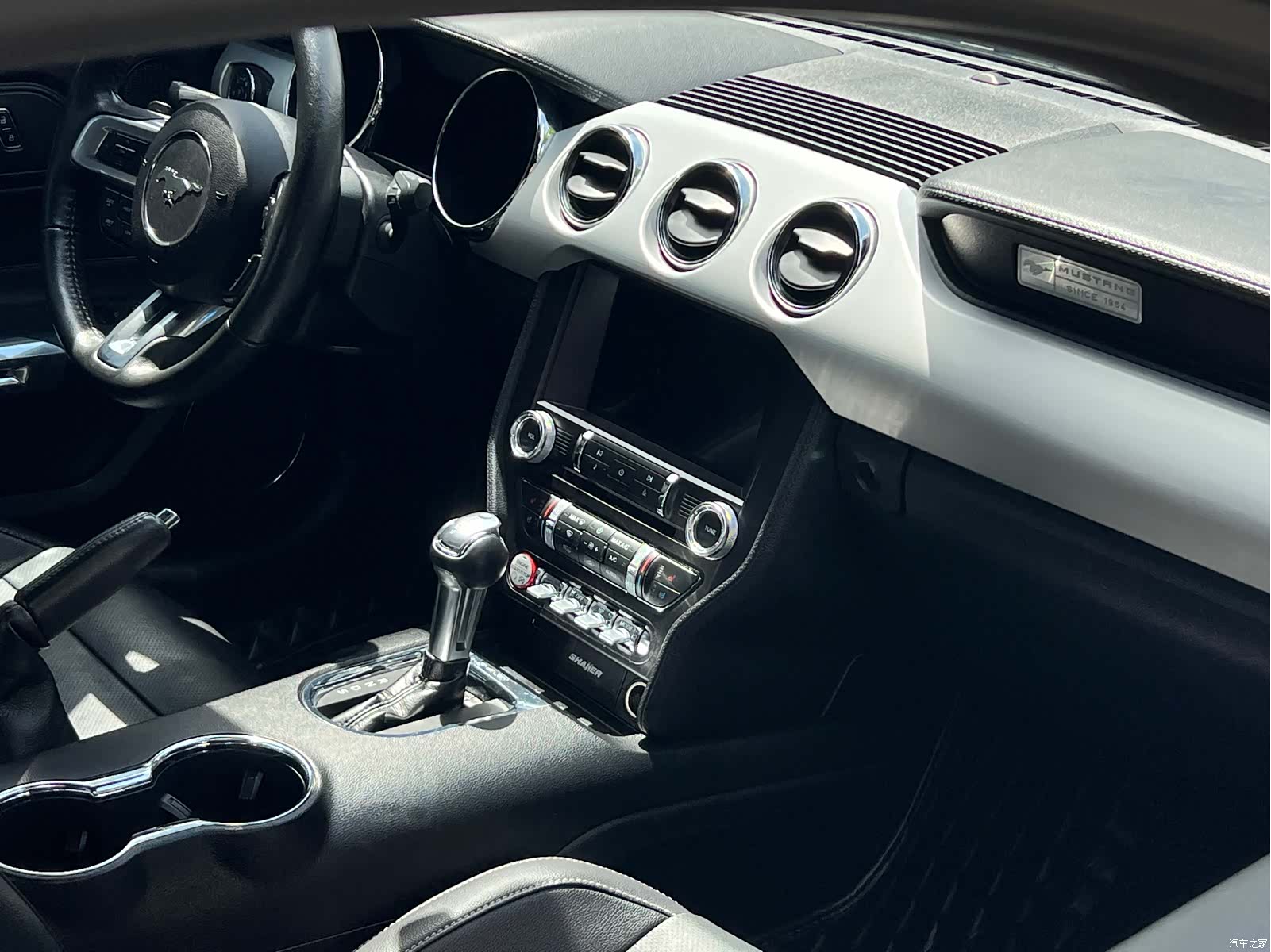 Ford Mustang, 2017 10
