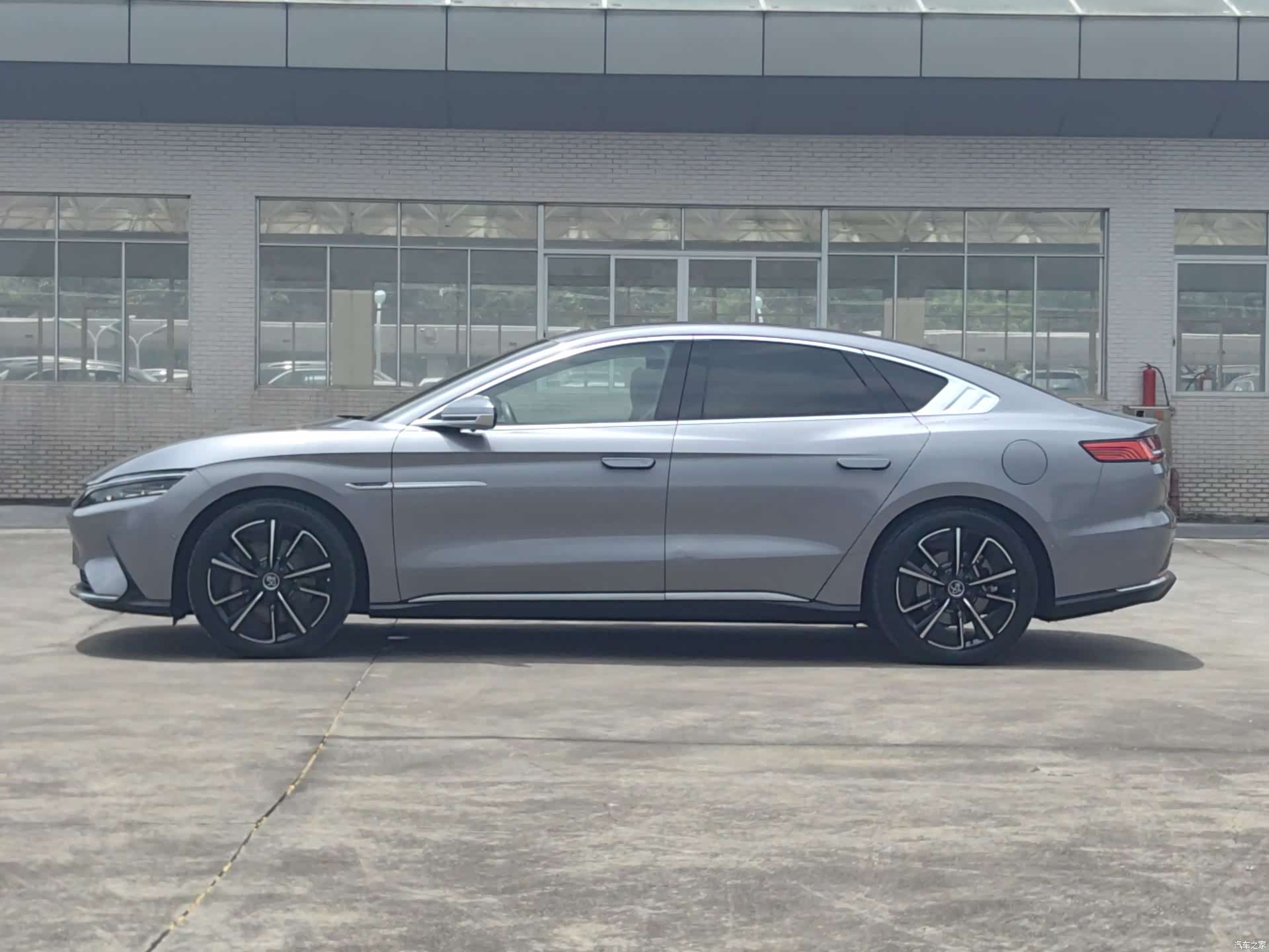 BYD Han, 2021 10