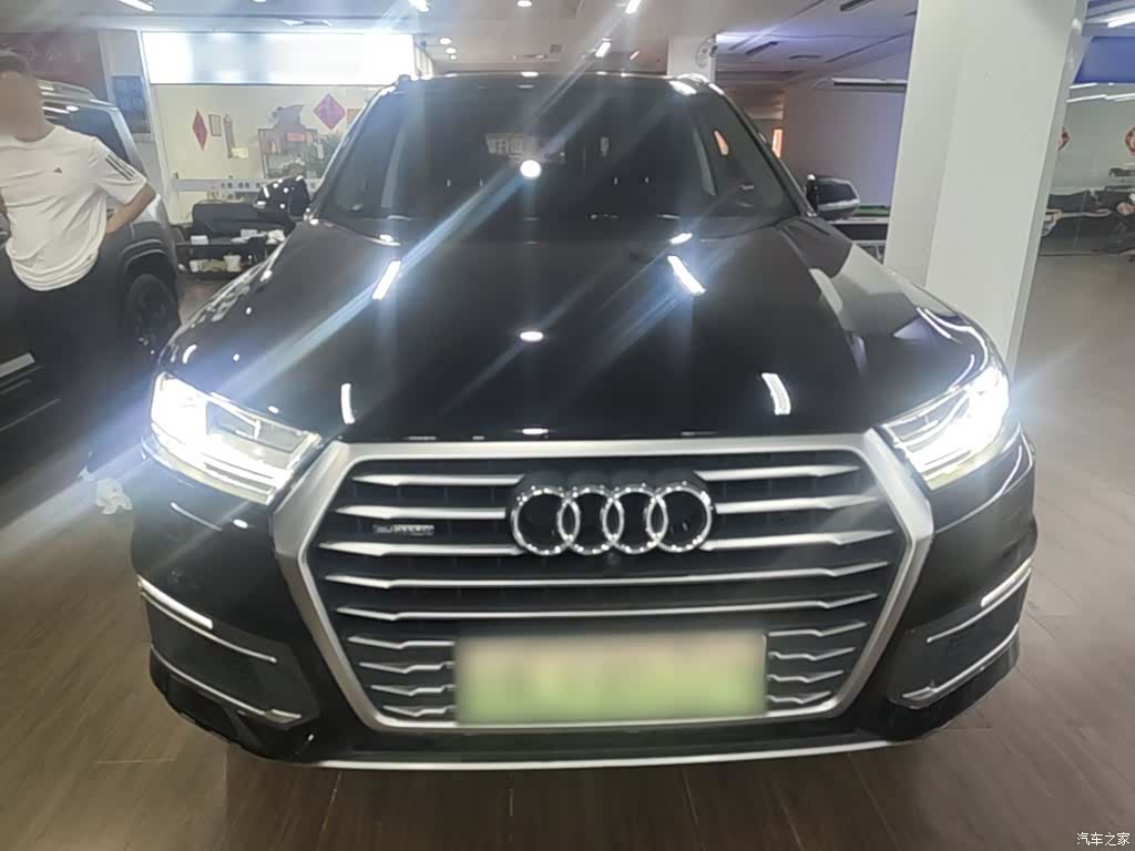Audi e-tron, 2019 3