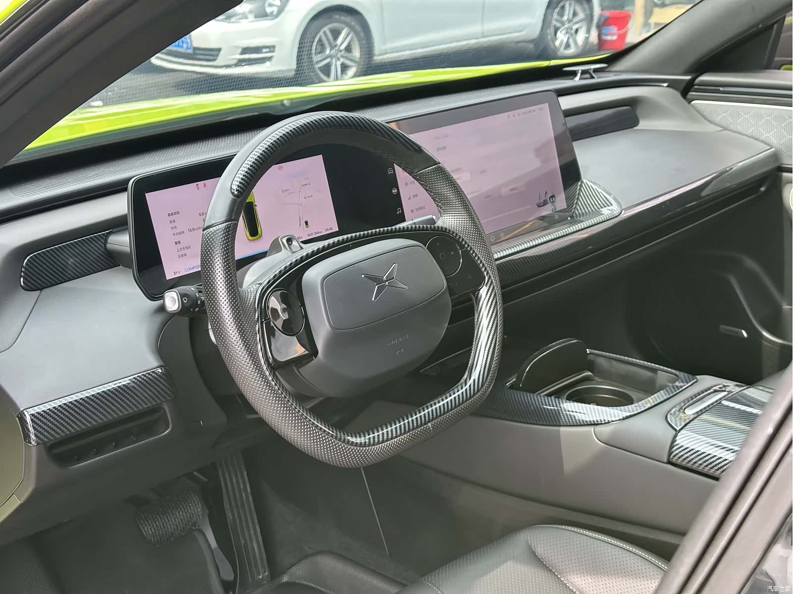 Xpeng P7, 2022 13
