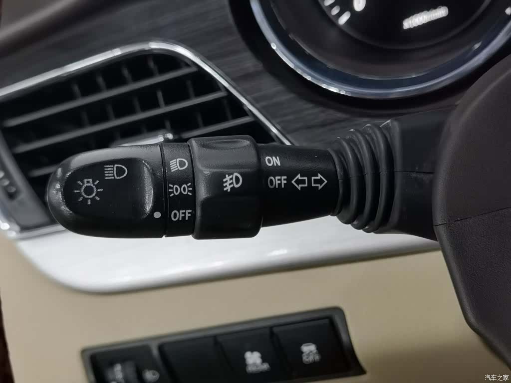 Wuling 730, 2016 21