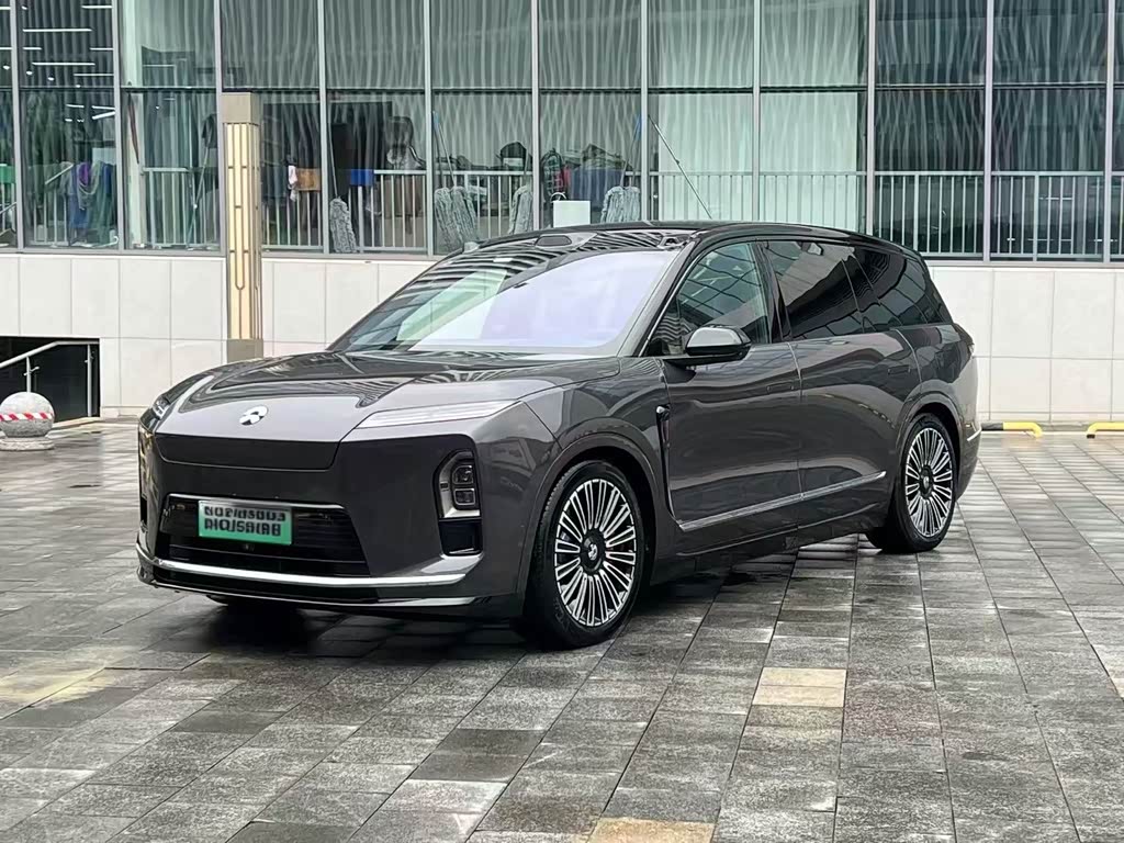 NIO ES8