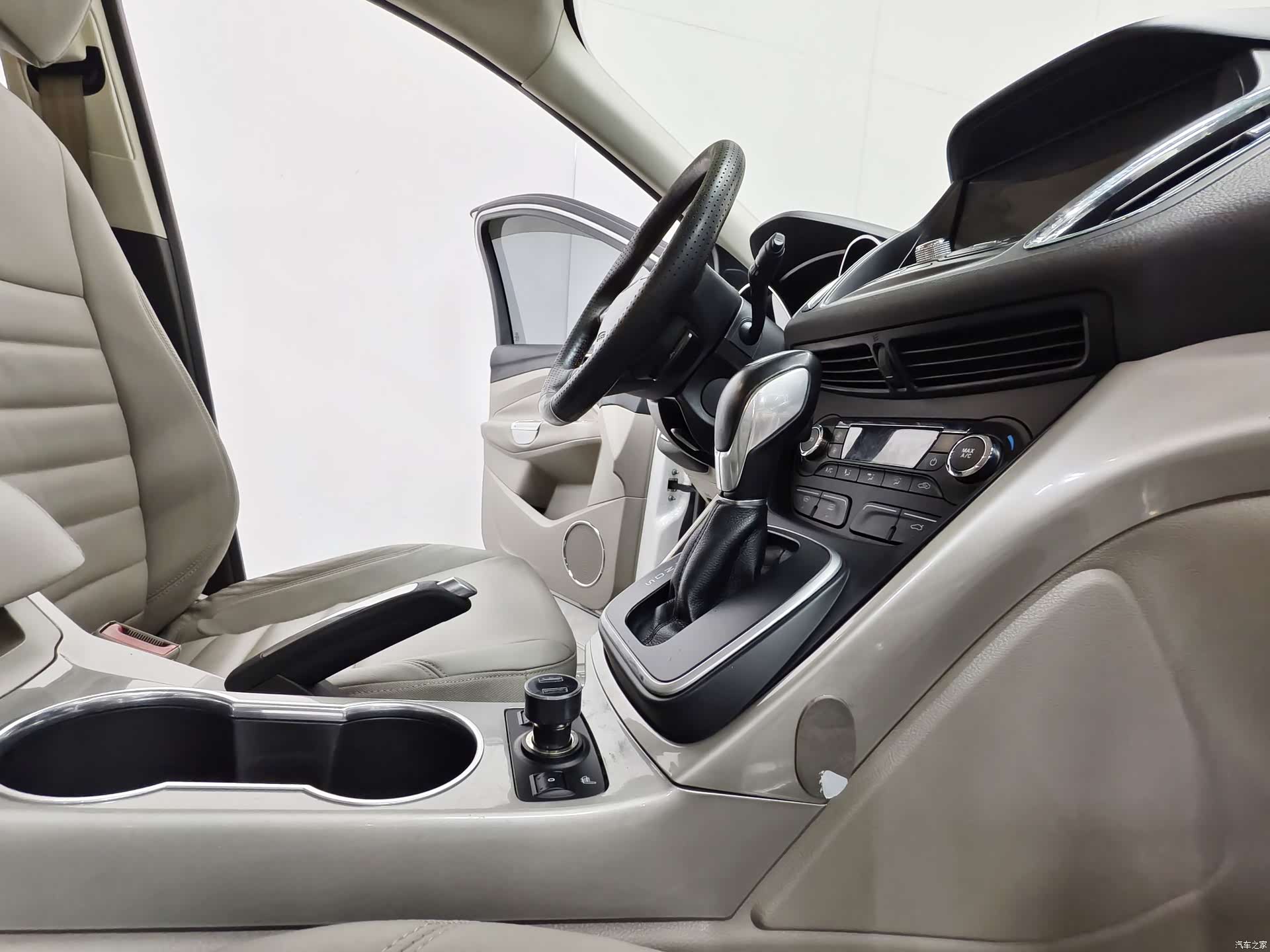Ford Kuga, 2014 15