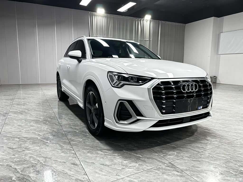 Audi Q3, 2023 3