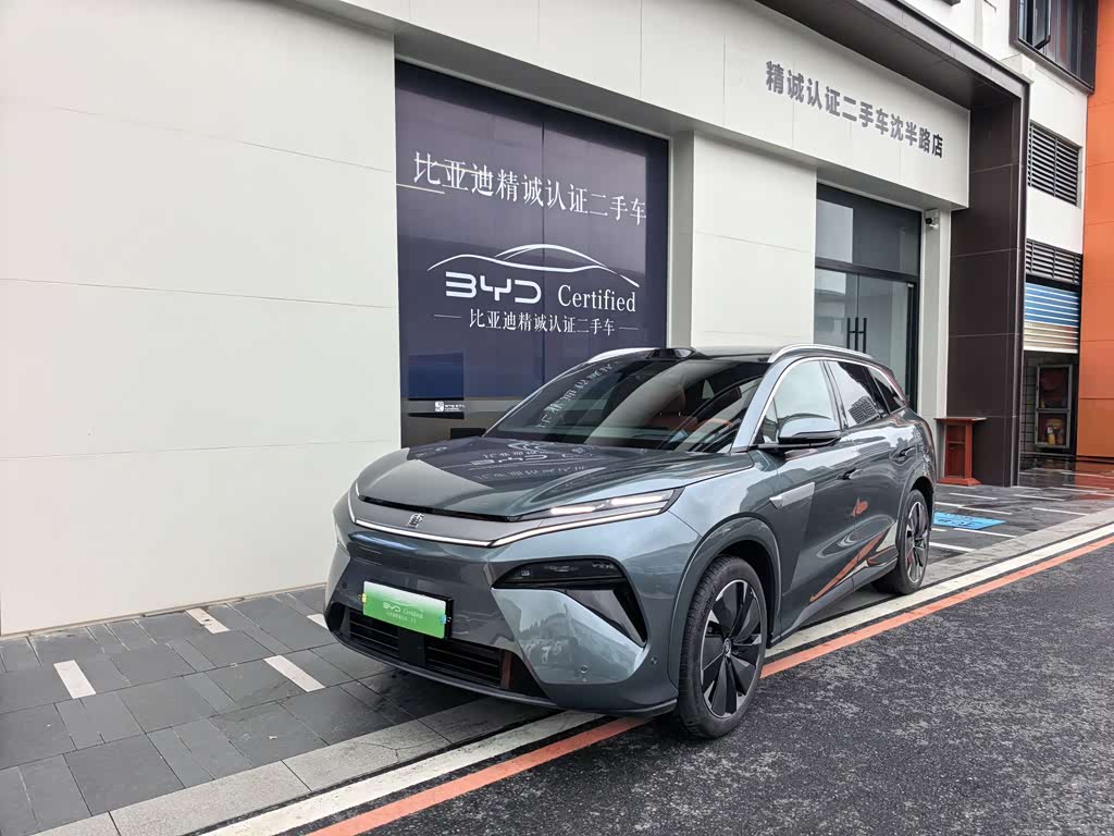 BYD Tang L