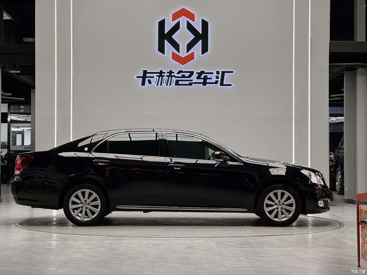 Toyota Crown, 2011 8