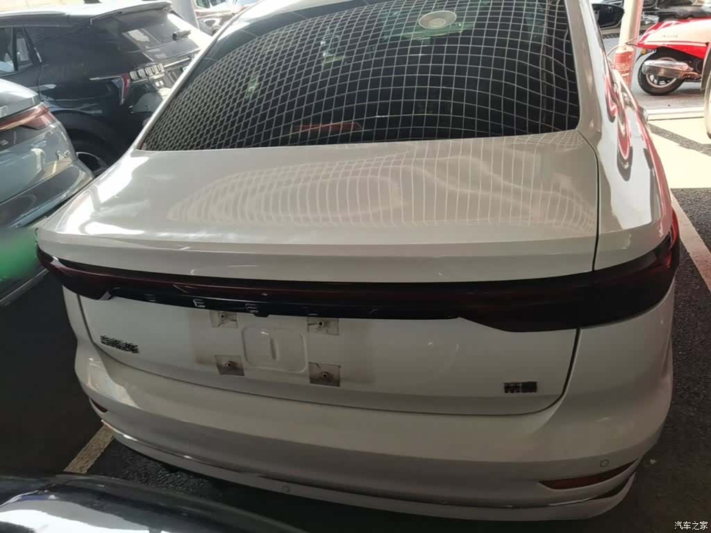 Geely Emgrand, 2022 6