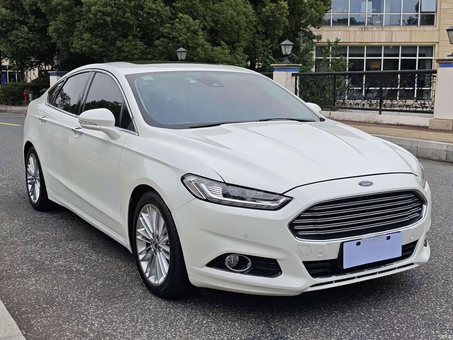 Ford Mondeo, 2014 3