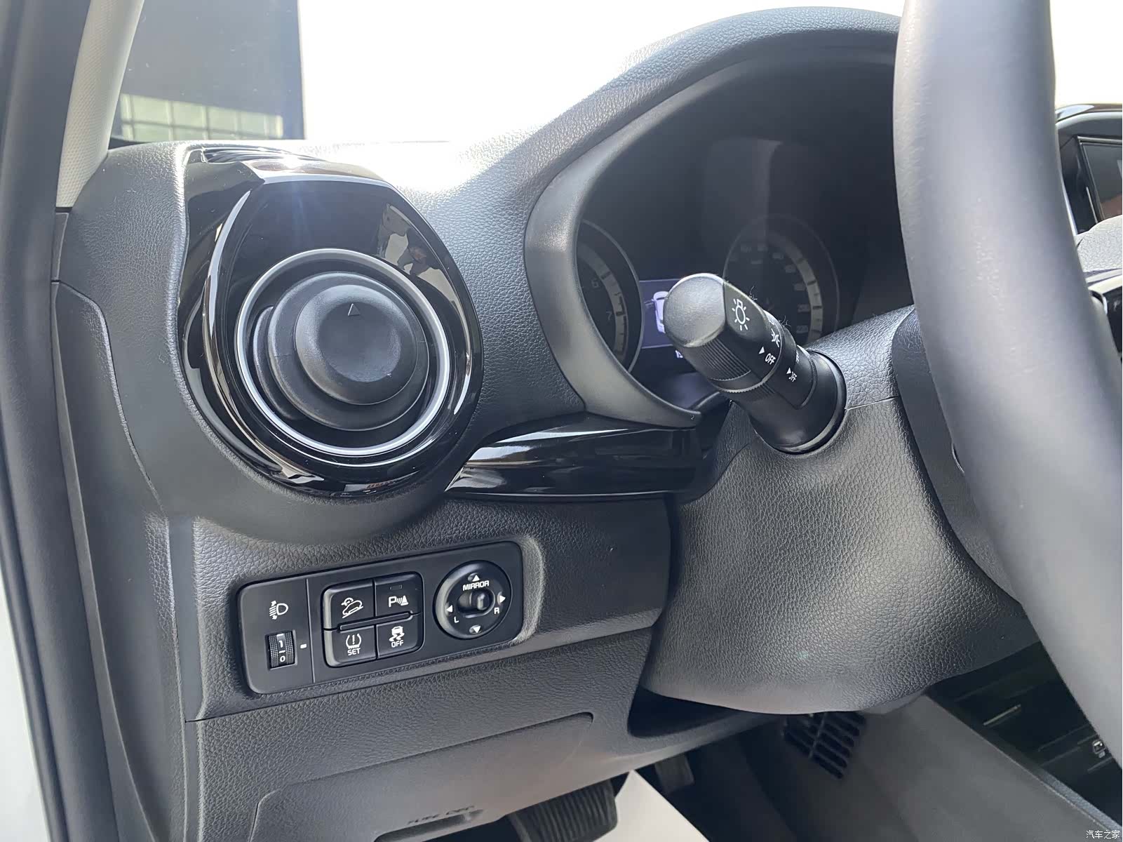 Kia KX1, 2023 10