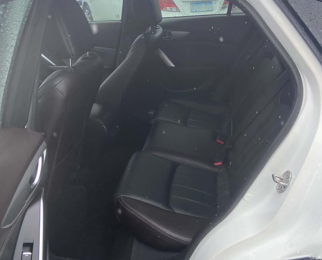 Mazda CX-4, 2017 7