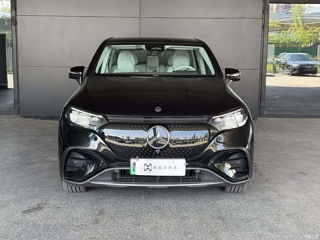 Mercedes-Benz EQE, 2025 3