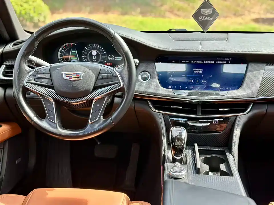Cadillac XT6