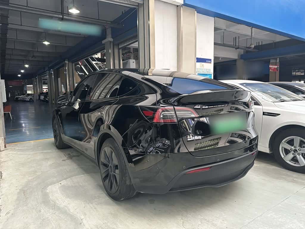 Tesla Model Y, 2024 16