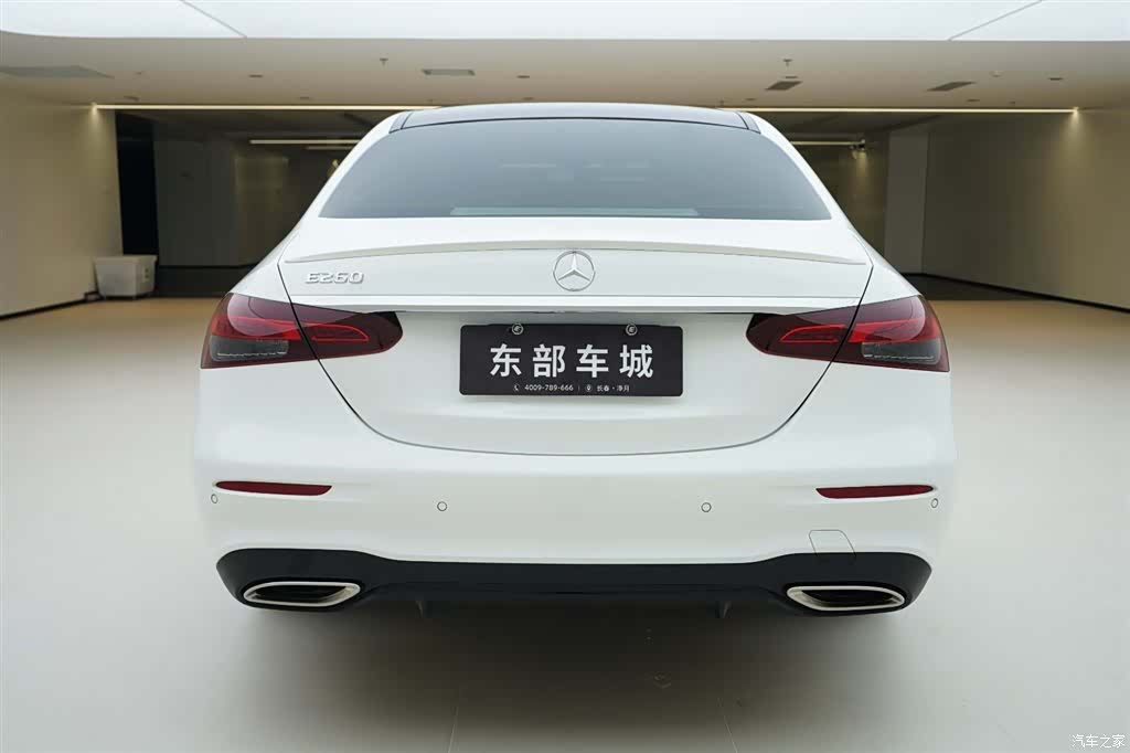 Mercedes-Benz E-Class, 2022 4
