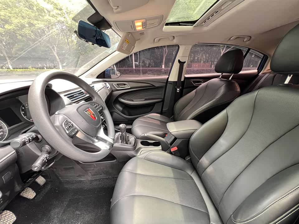 Roewe i5