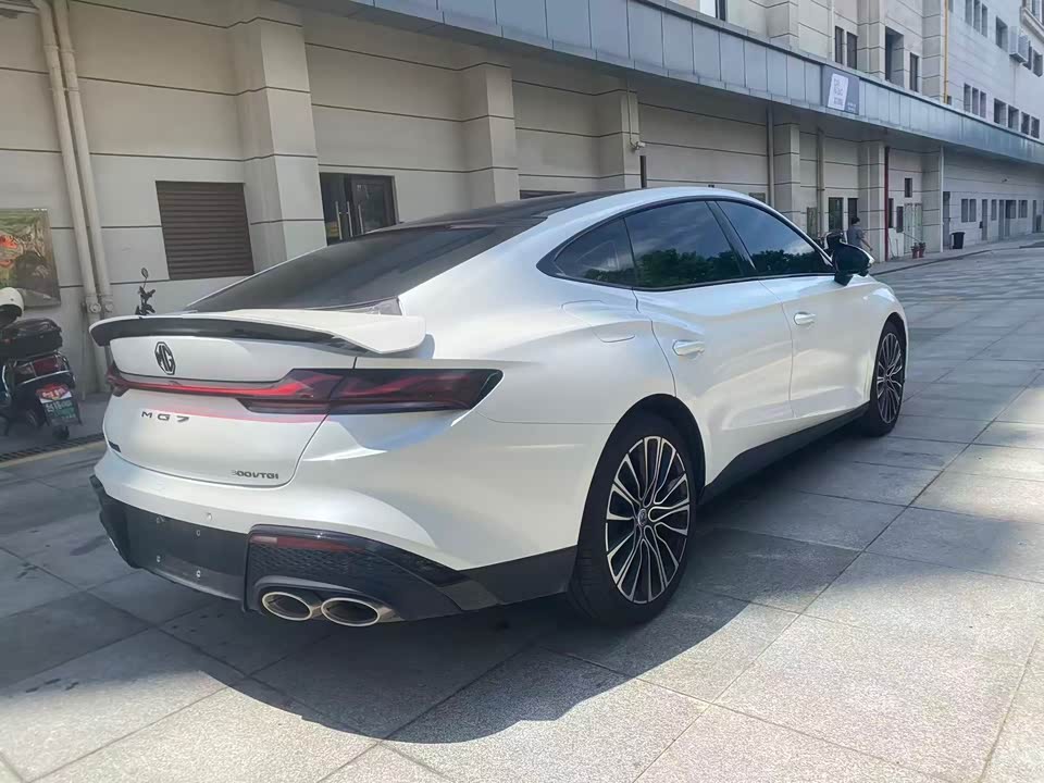 MG MG7