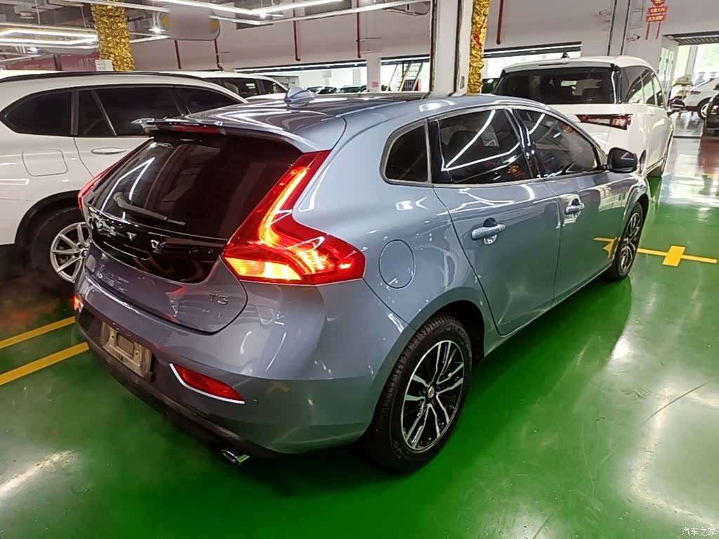 Volvo V40, 2019 7