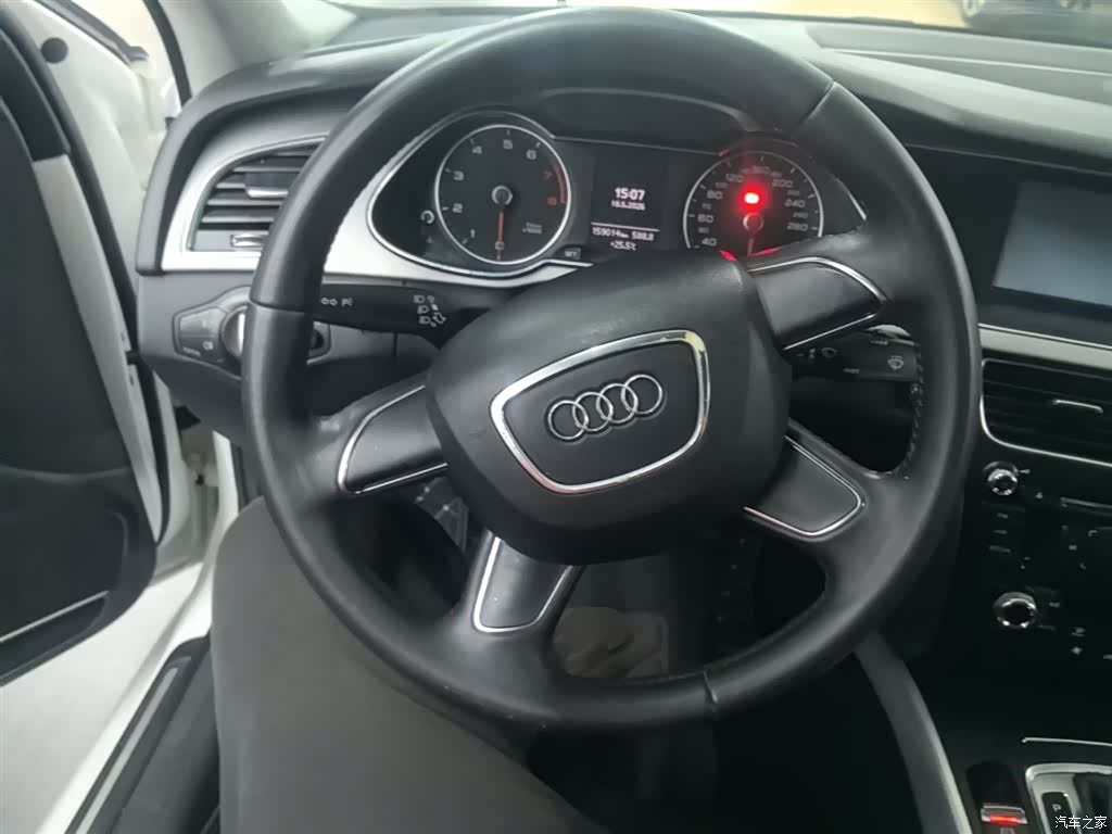 Audi A4L, 2015 11