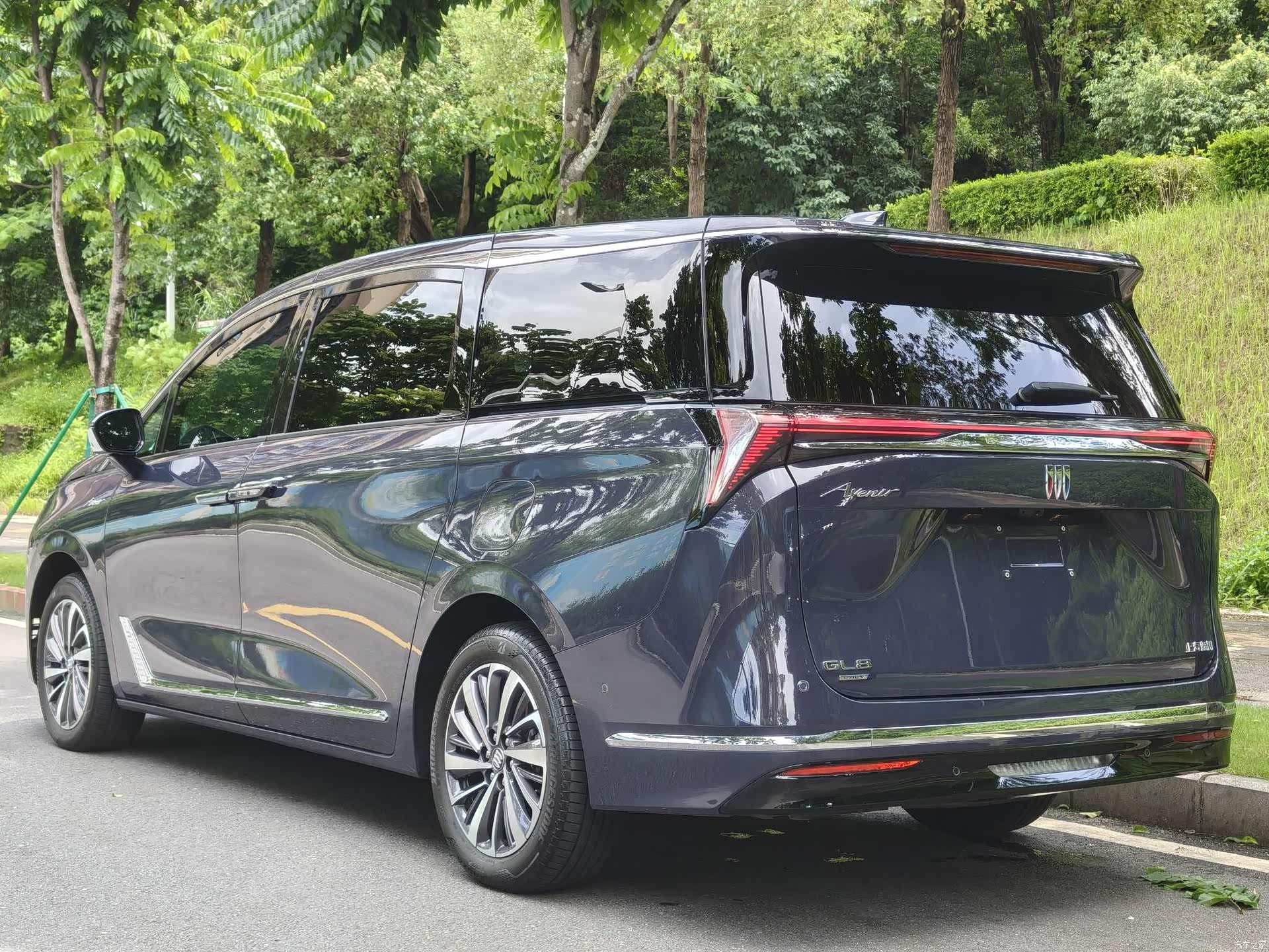 Buick GL8, 2025 4
