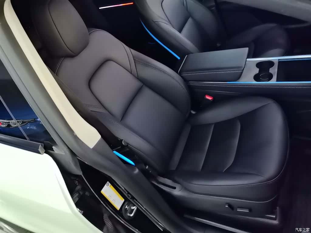Tesla Model Y, 2022 25