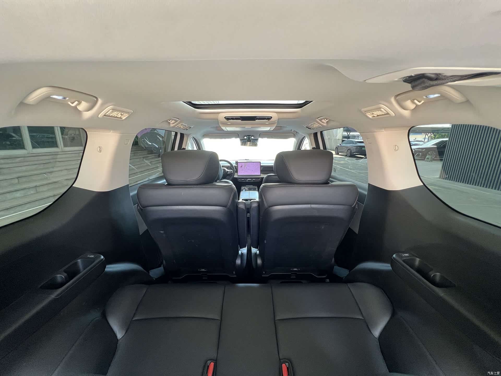 Trumpchi E8, 2024 23