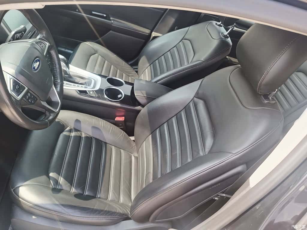 Ford Mondeo, 2015 12