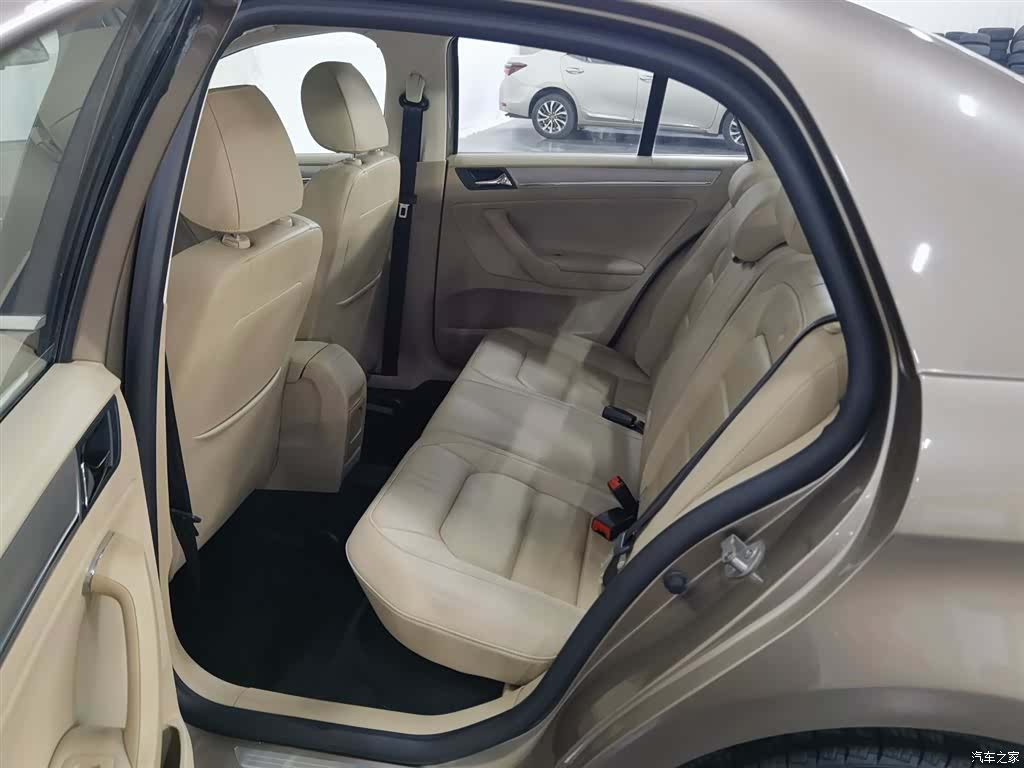 Volkswagen Bora, 2015 15