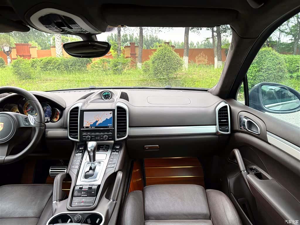 Porsche Cayenne, 2011 14