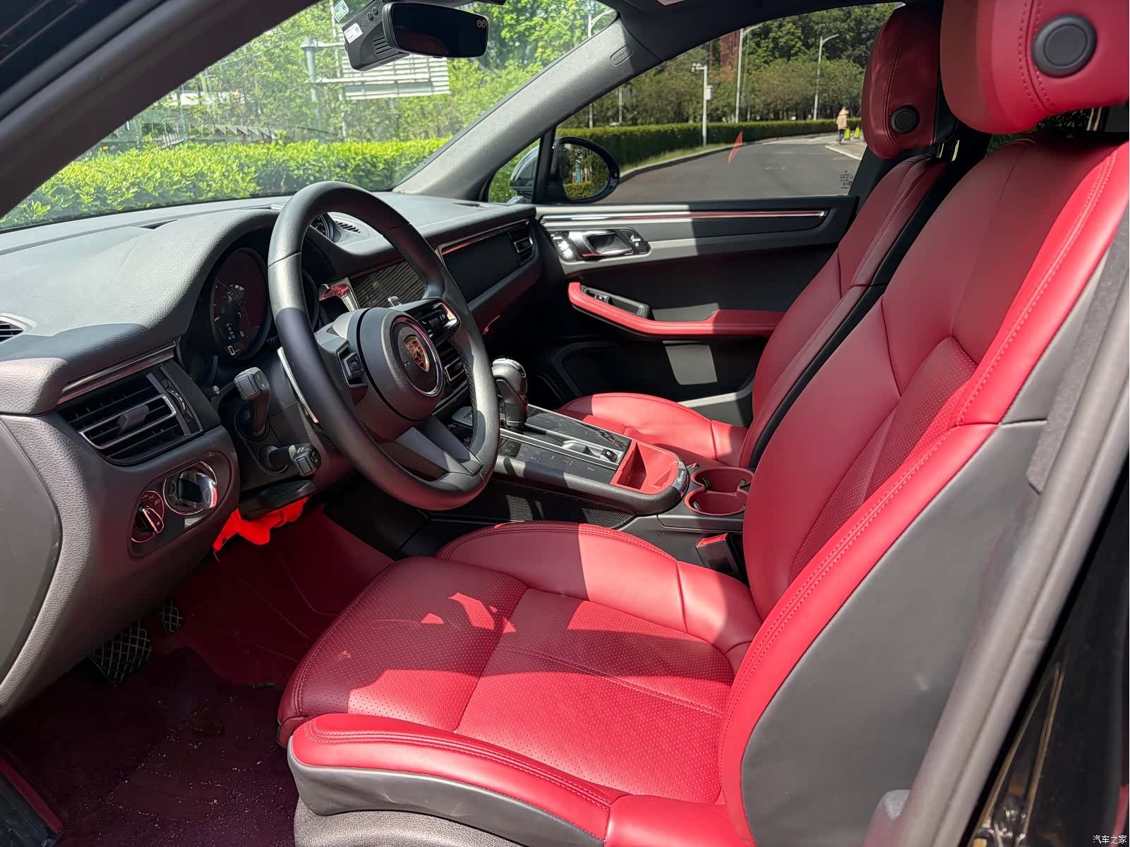 Porsche Macan, 2025 11