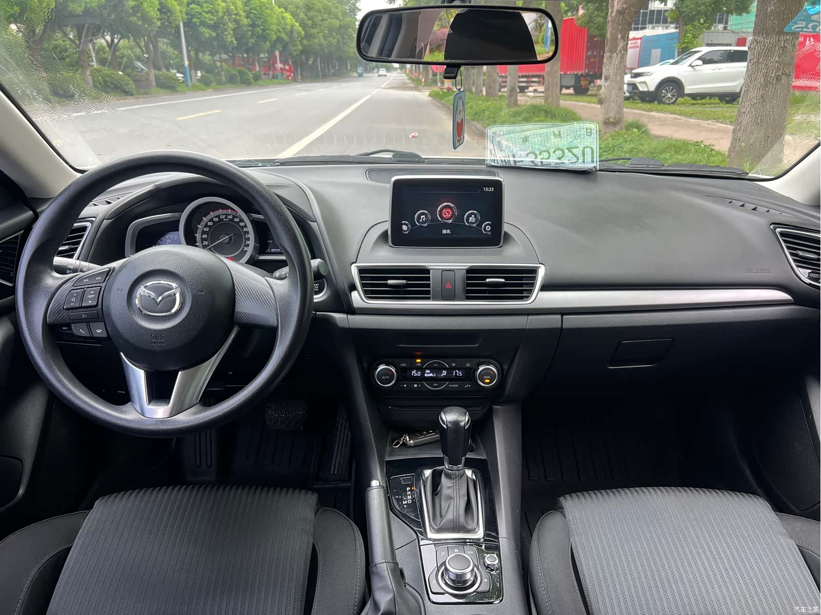 Mazda Mazda3, 2015 8