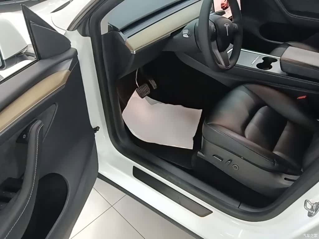 Tesla Model Y, 2022 16