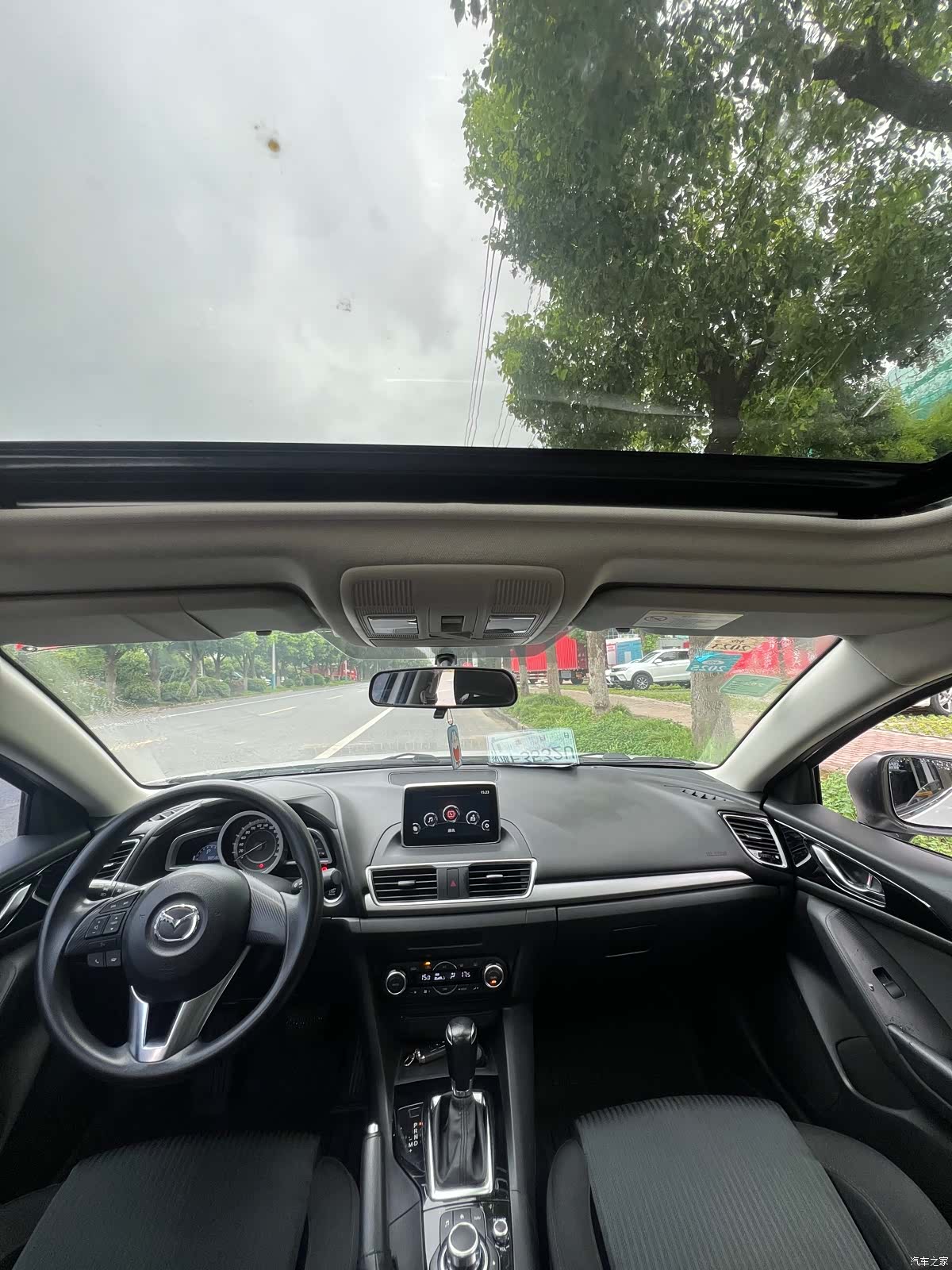 Mazda Mazda3, 2015 9