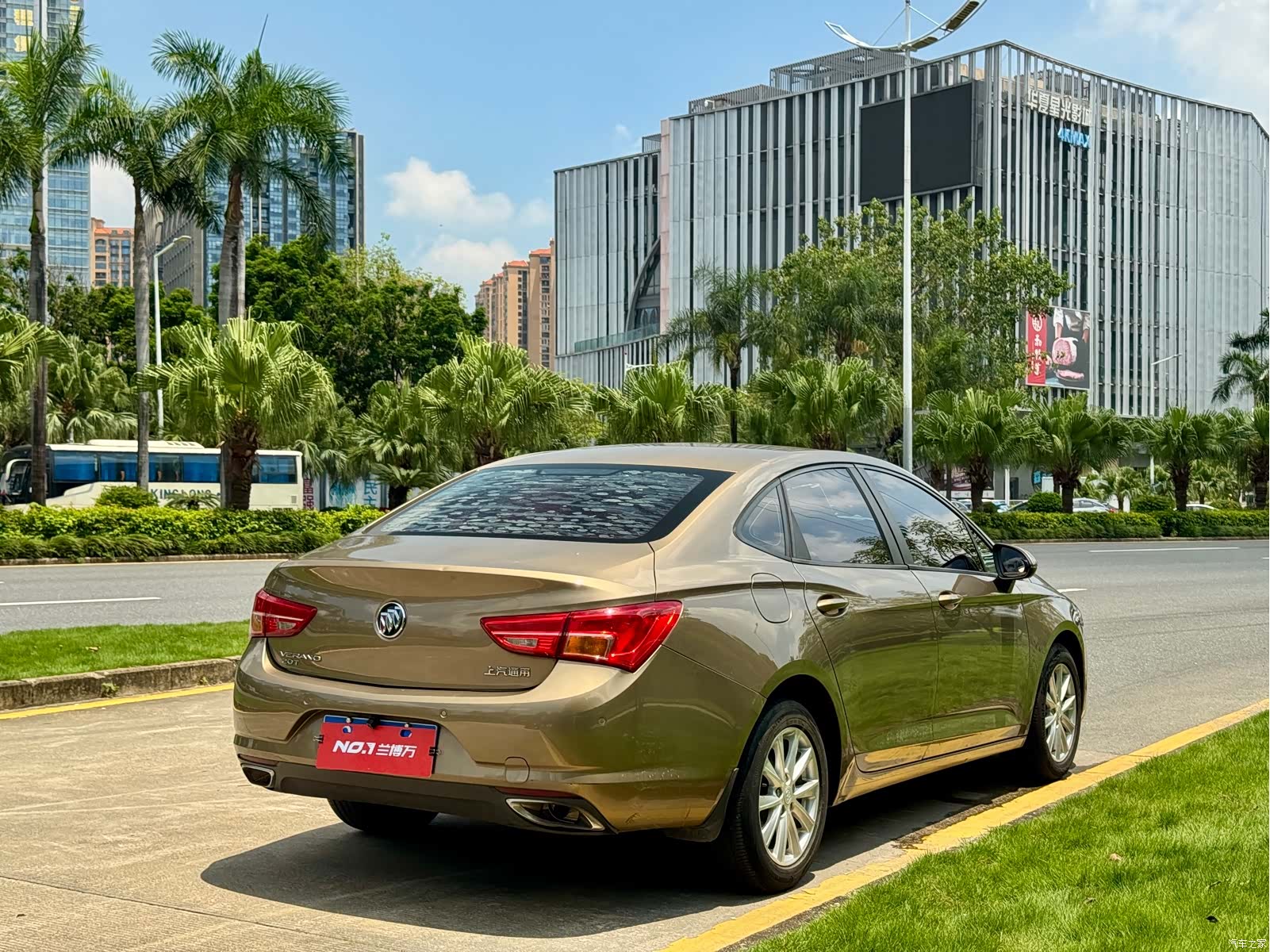 Buick Verano, 2017 9
