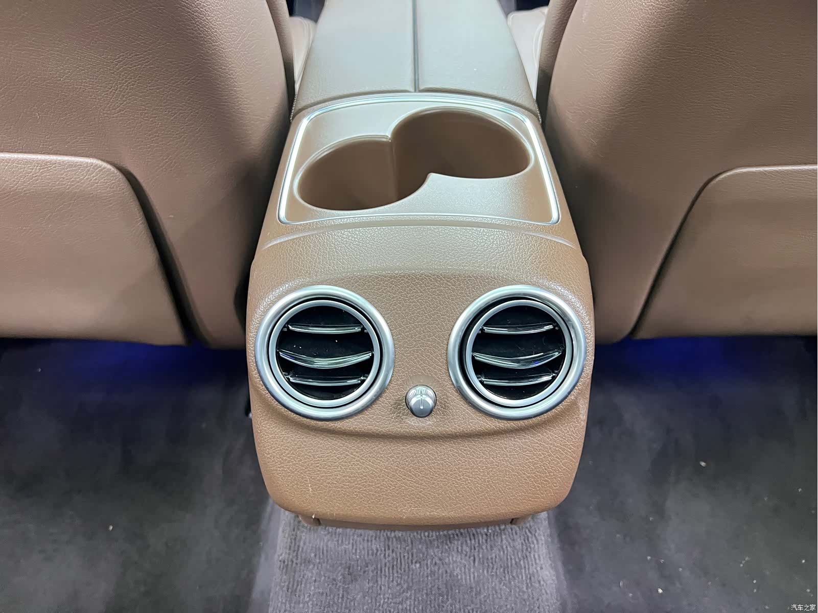 Mercedes-Benz E-Class, 2020 19