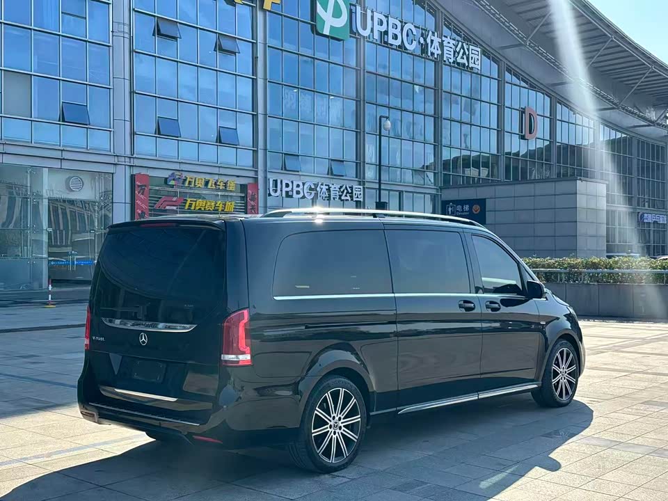 Mercedes-Benz V-class