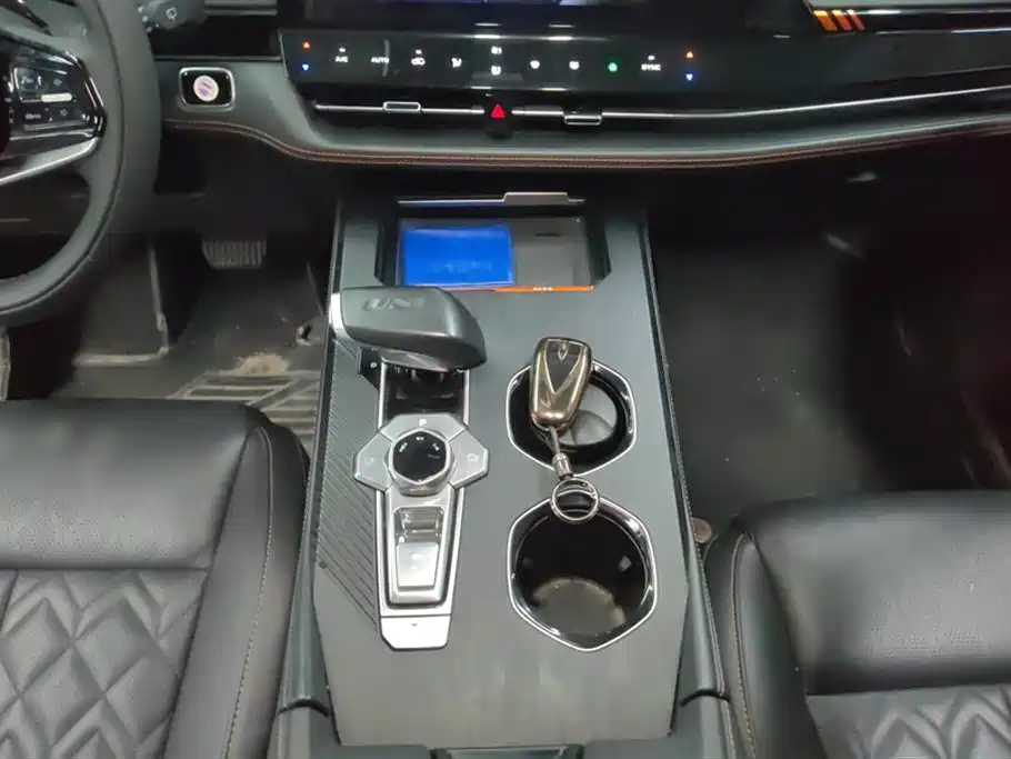 Changan UNI-K Smart iDD