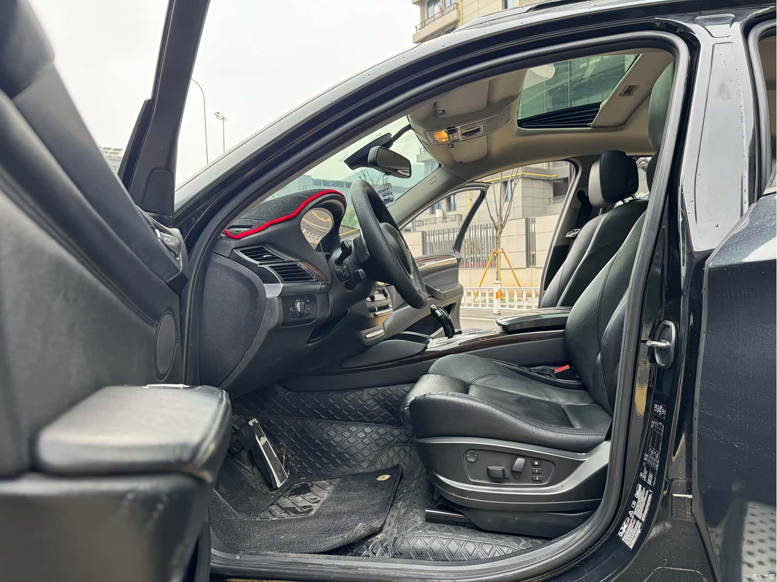 BMW X6, 2012 10