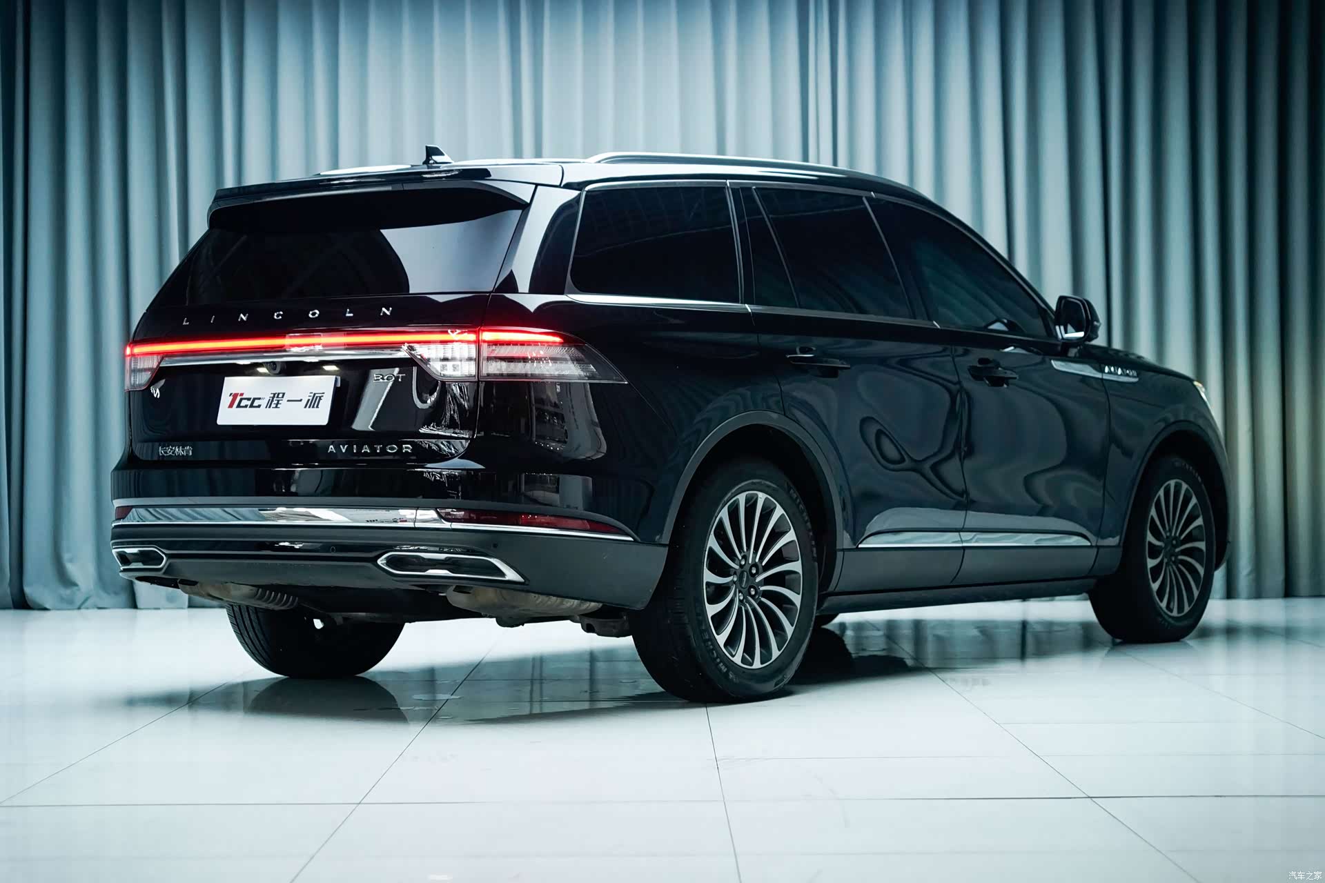 Lincoln Aviator, 2024 11