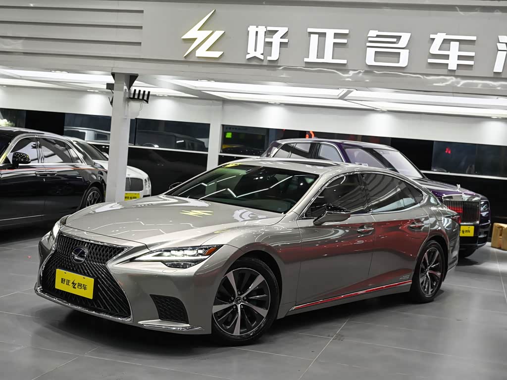 Lexus LS