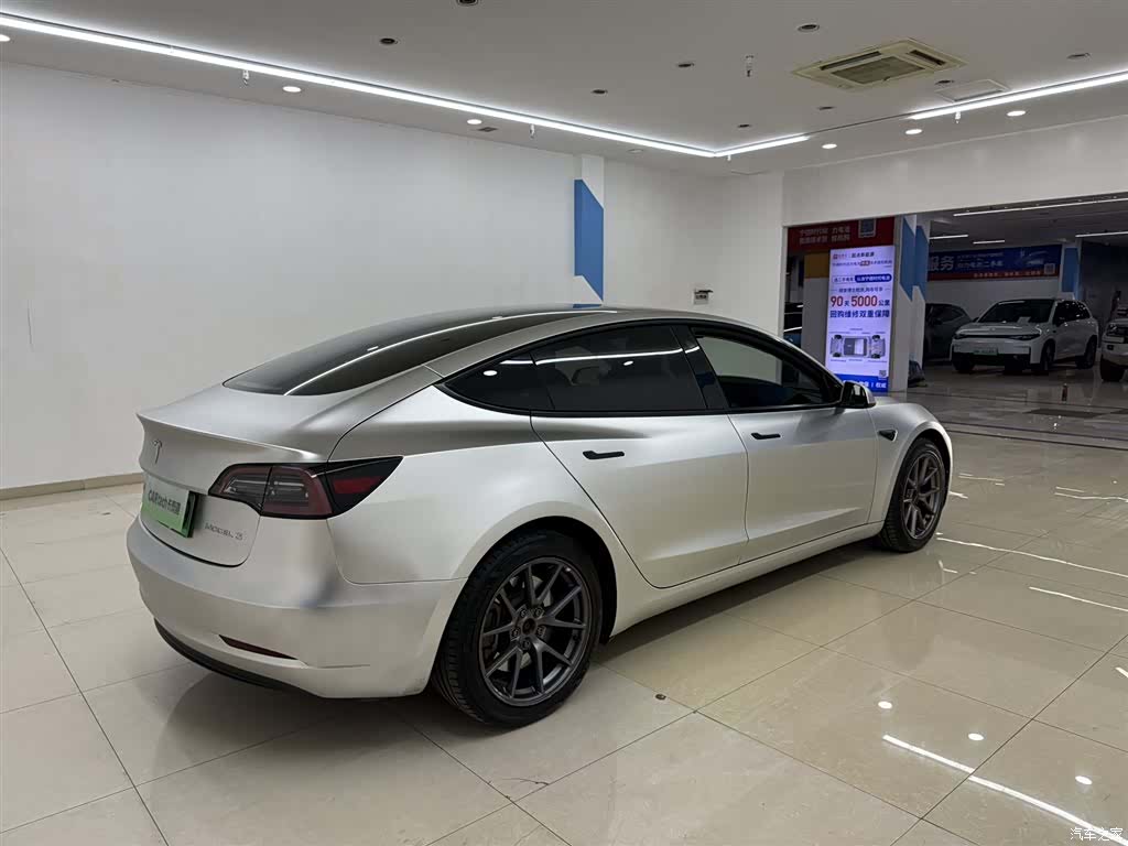 Tesla Model 3, 2023 4