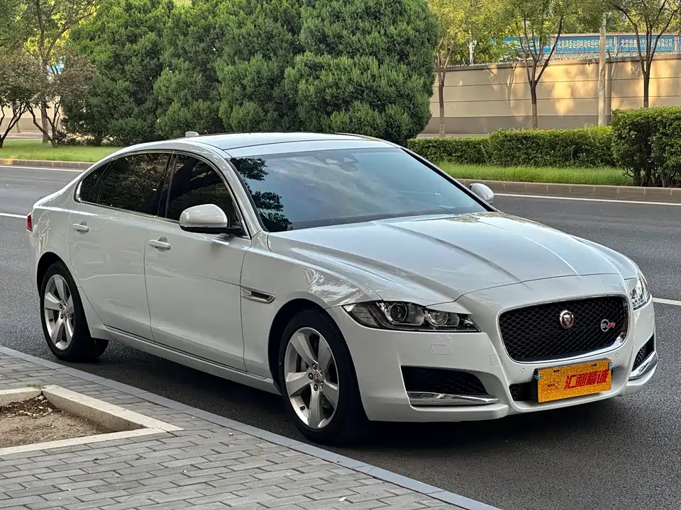 Jaguar XFL