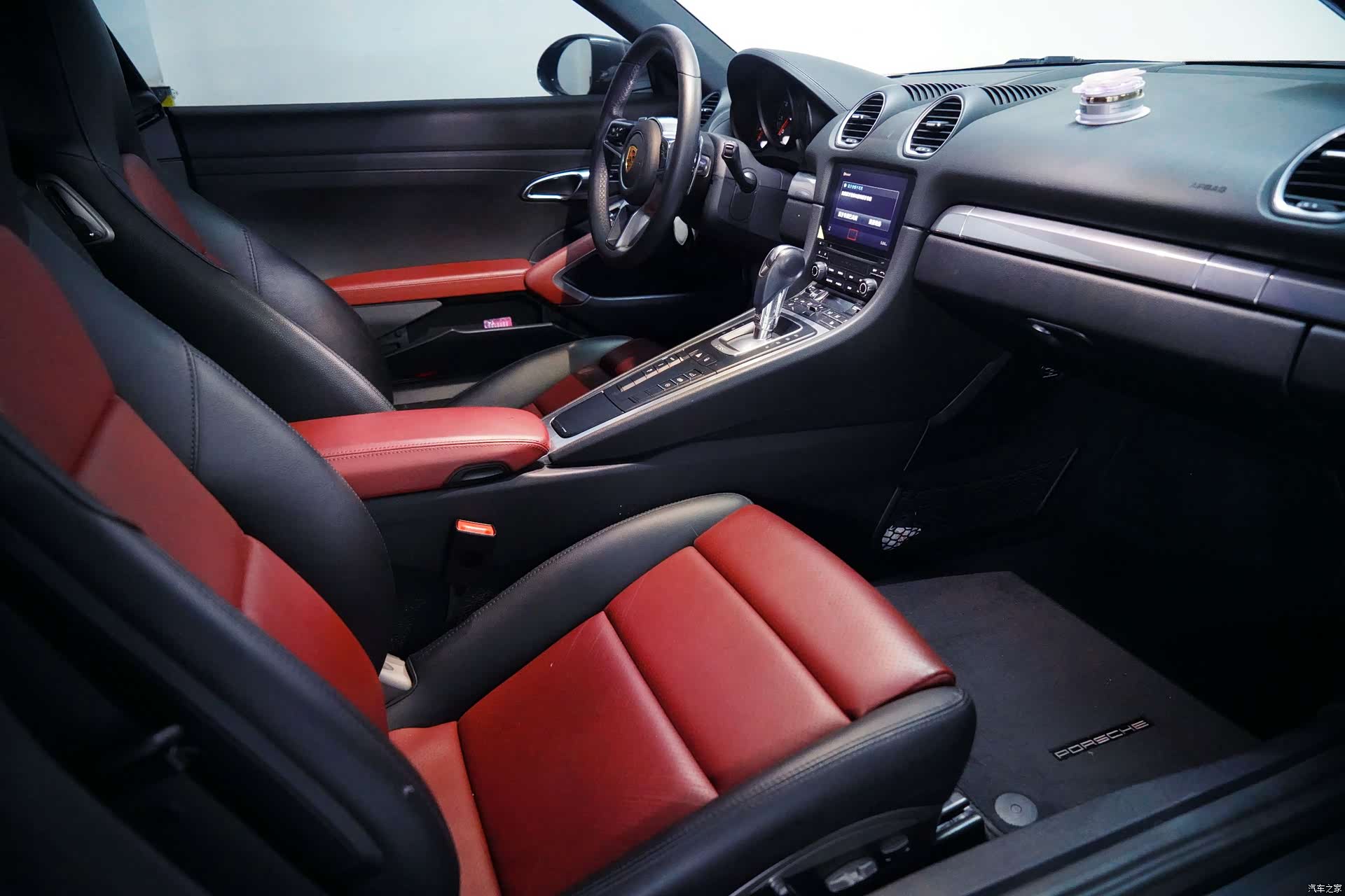 Porsche Cayman, 2019 8