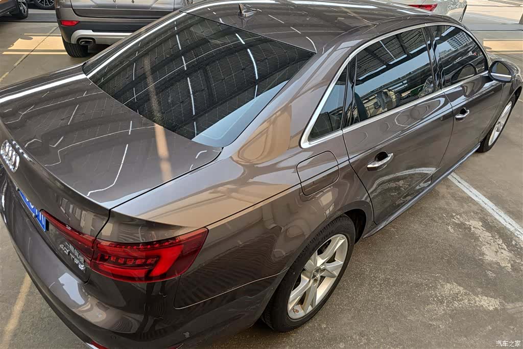 Audi A4L, 2018 3