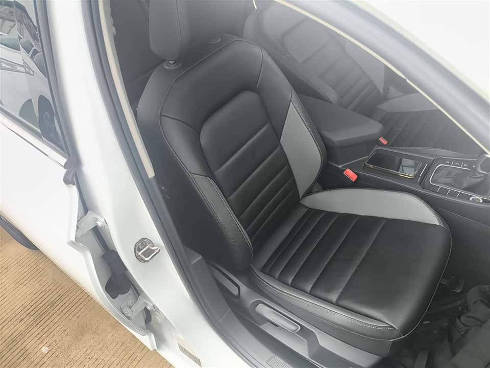 Volkswagen Sagitar Volkswagen Sagitar
