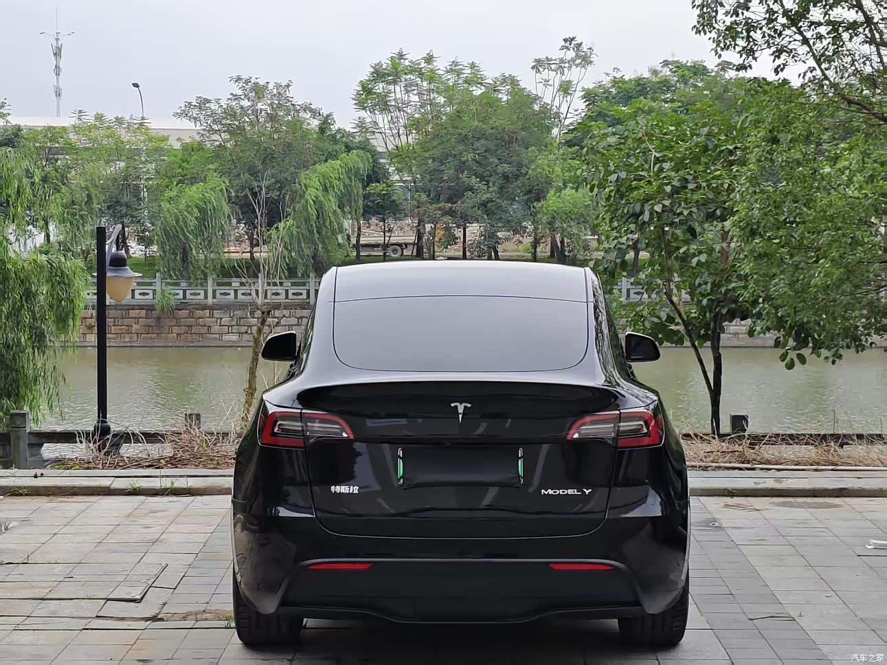 Tesla Model Y, 2023 4