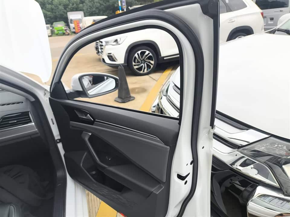 Volkswagen Sagitar Volkswagen Sagitar