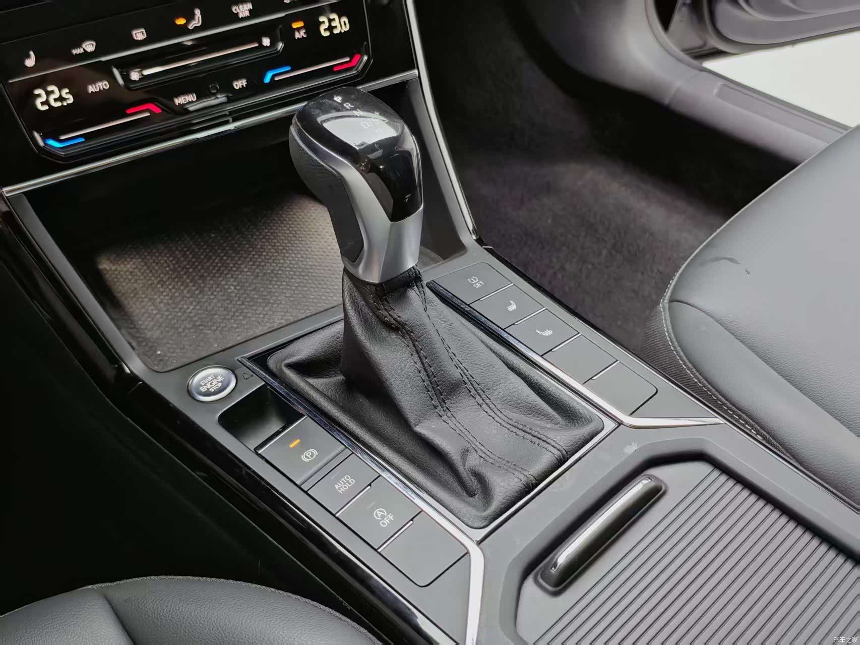 Volkswagen Passat, 2022 16