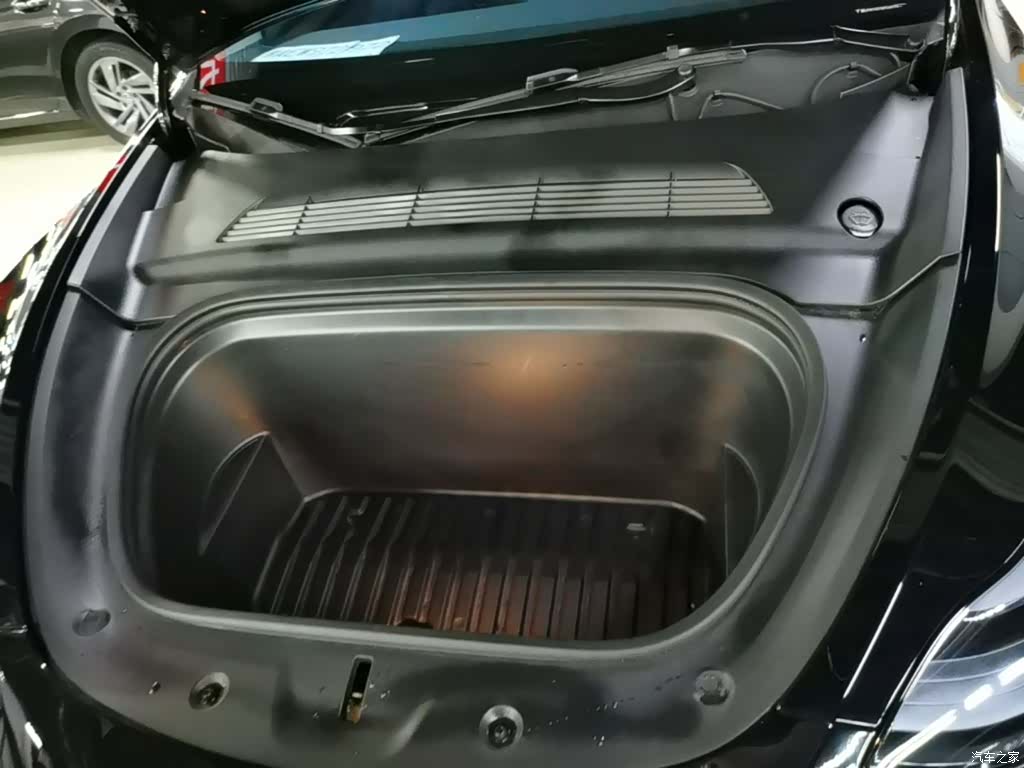 Tesla Model Y, 2023 20