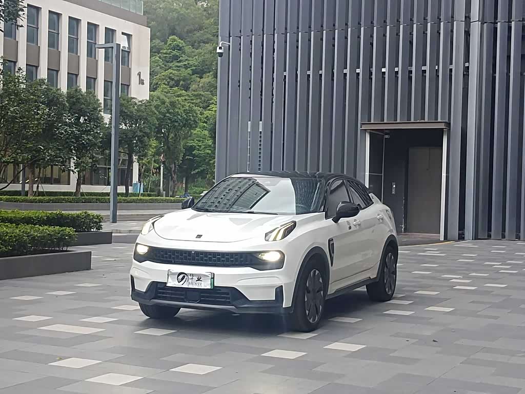 Lynk & Co 05 EM-P
