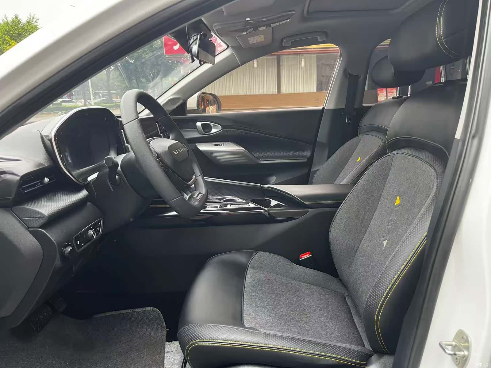 Wuling RC-5, 2021 4